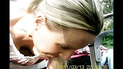 Man nodigt zijn vriendin uit om aan zijn vriend te geven voor geld. soft erotische film