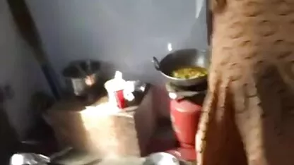 Meisje met grote borsten overal als rijden op een grote mooie erotische filmpjes lul