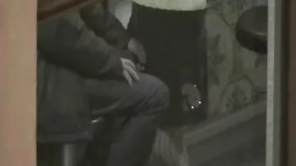 Na de training, flexibele erotische film kijken brunette beroemd springen op kip dude