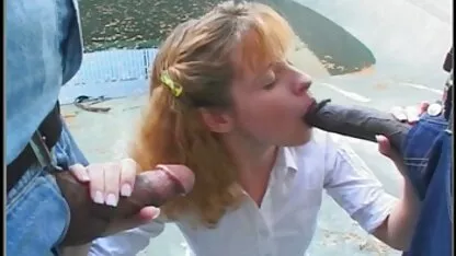 De blonde werd genaaid en ze had per erotische speelfilm ongeluk anale