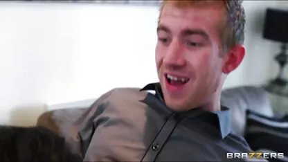 Ze scheurde erotische filmpjes gratis alle gaten en eindigde zonder problemen met een mooi lichaam in haar mond.