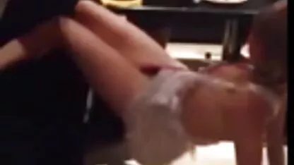 Ripped blonde mooie erotische filmpjes Panty ' s en haar lul