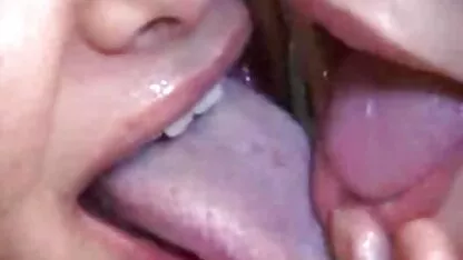 Seks voor gratis erotische film geld met een brunette die rondbent