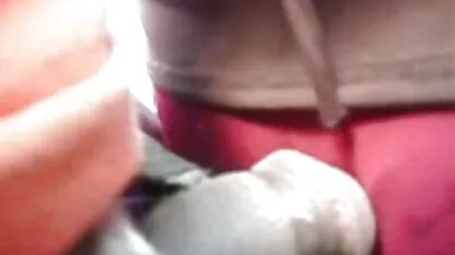 Ze trok haar roze slipje uit en gaf zich over aan een ijverige man in het anale gat. lange erotische films