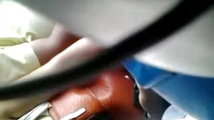 Volwassen hoer om gratis erotische filmpjes een man te helpen met masturbatie.