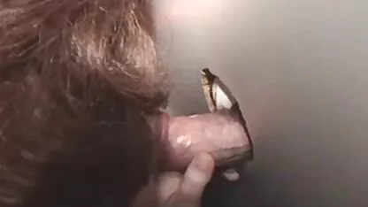 Moeder goede erotische film leert haar dochter Pijpen.