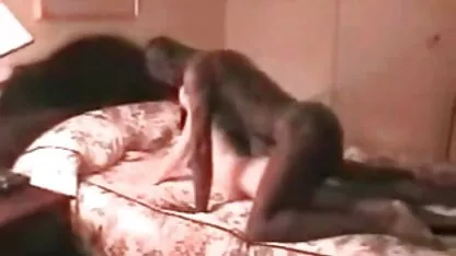 Blond schieten sperma in korte erotische film het gezicht na gewelddadige relaties