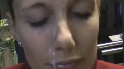 Fetisjist vlaamse erotische films in kinky curly MILF strapon in the ass on the bank