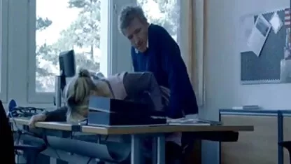 Mannen voor jaren ijlende oude erotische movie vrouw om blast family op te nemen