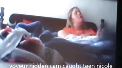 Langharige erotische tv series Babe neukte in de mond als een echte hoer