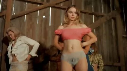 Ze danste een erotische film porno striptease en met een mooie overgave