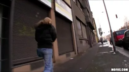 Sexy meiden die oude erotische films vagina likken