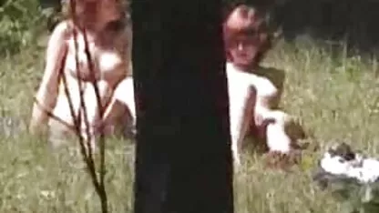 Sluip erotische film youtube de slaapkamer in en neuk een slapend meisje