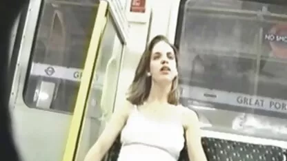 Hij erotishe filmpjes scheurde zijn strakke broek en blies die meid krachtig op in een amateurvideo.