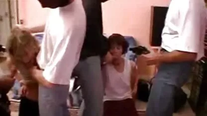 Jongens Rusland erotiche filmpjes gebruikt alle gaten van een jong meisje